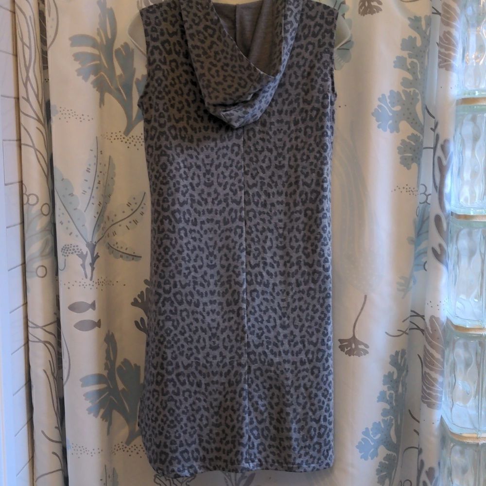 2/$20 Collection by Bobeau Grey Leopard Print Casual Cotton Dress w/Hood Sz XS - Picture 5 of 9